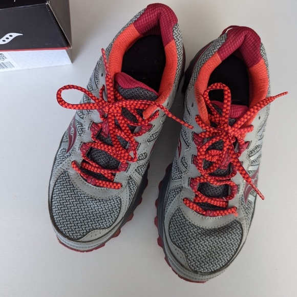 Saucony Trail Running Sneakers 7 wide - Picture 3 of 5